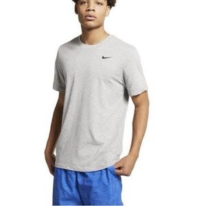 Nike Men's Light Gray Short Sleeve Tee